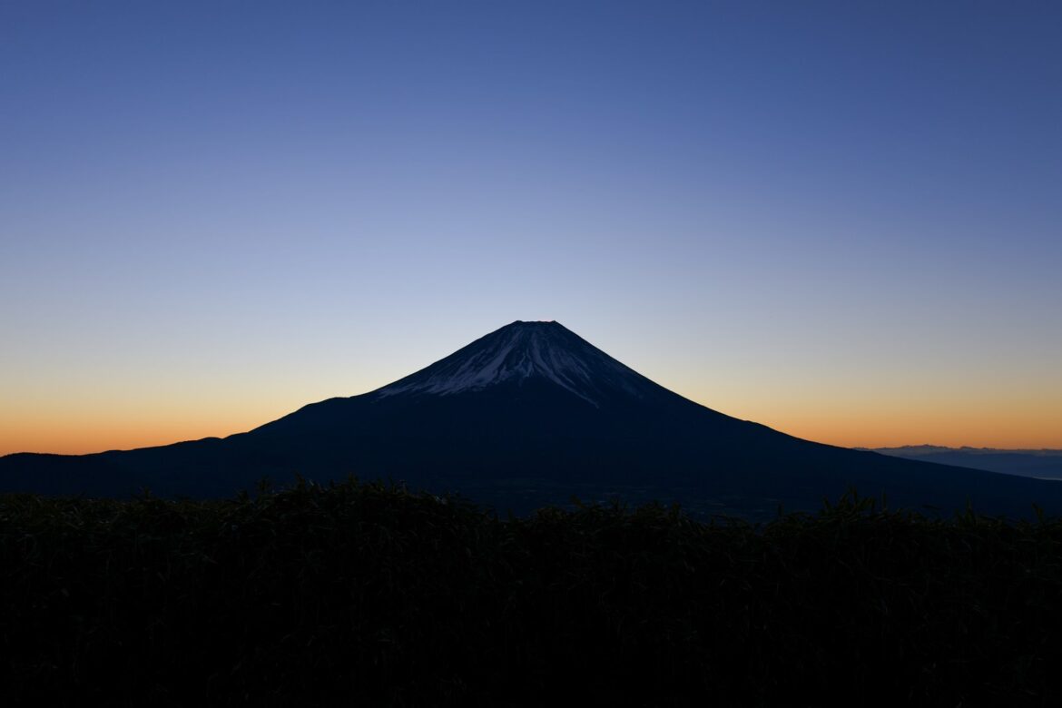 How to smoothly climb Mount Fuji in Japan